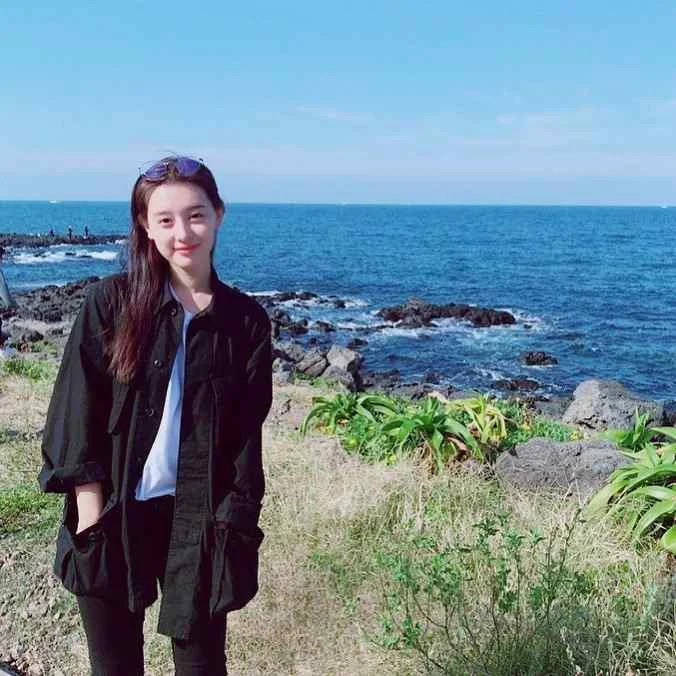 Kim Ji Won - kim-ji-won-hot-29.webp